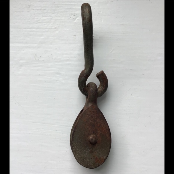 Vintage 40’s Iron Single Hook Block Pulley - Picture 6 of 7